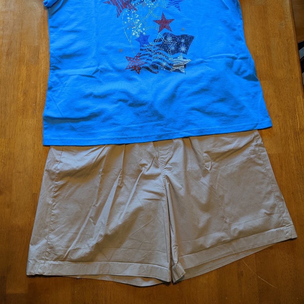 Basic Editions Shorts & 4th of July Top Women's; Tan Shorts XL/Blue Top XXL - Picture 2 of 11